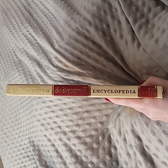 Complete handyman encyclopedia do-it yourself hardcover book - Picture 17 of 17